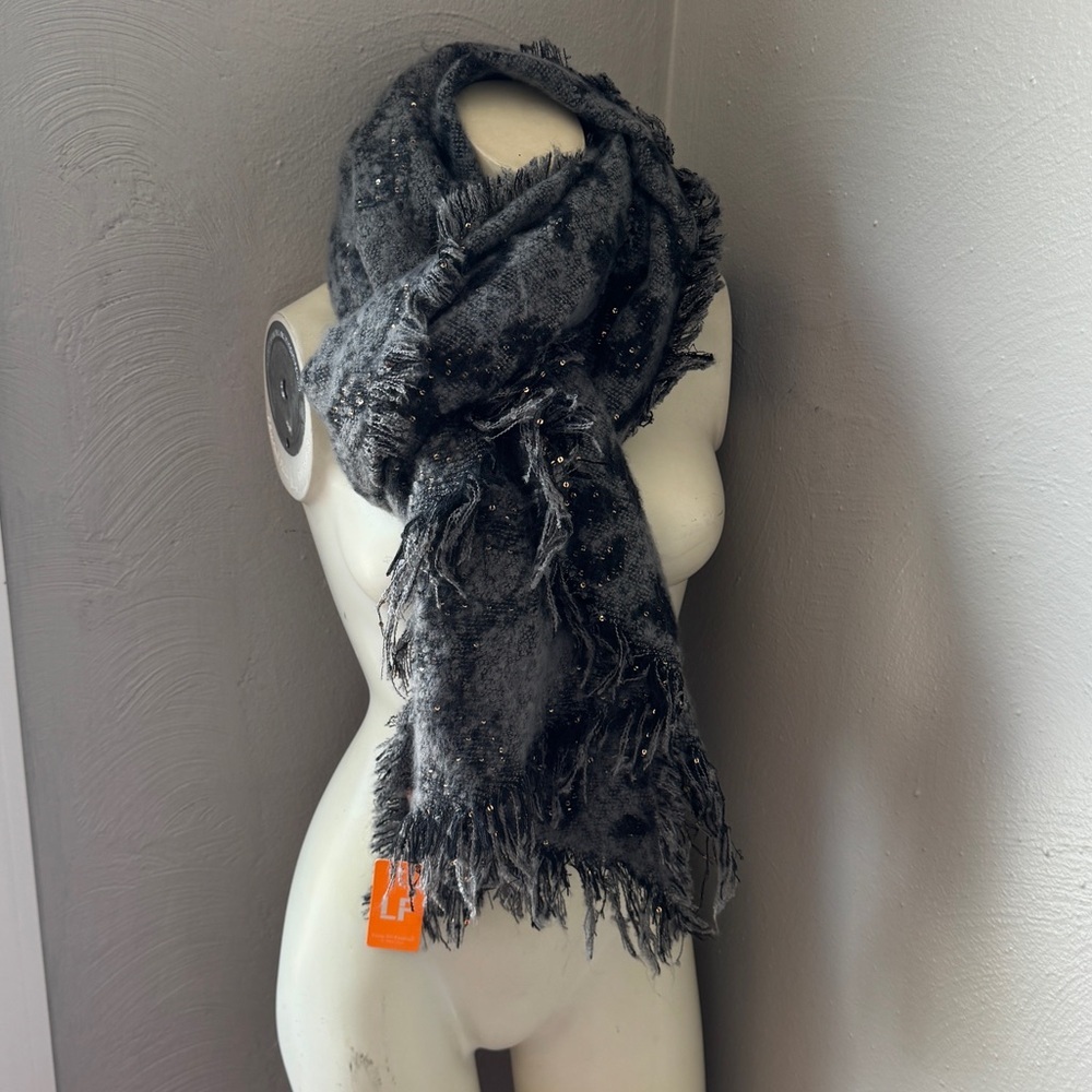 Animal print big scarf spark/wrap gray and black nwt 26x74